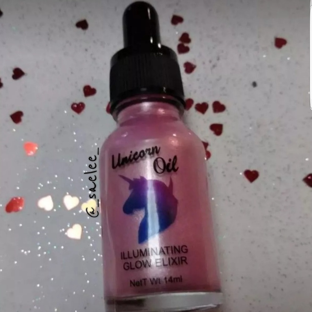 !!SOLD!! Unicorn Oil Highlighter